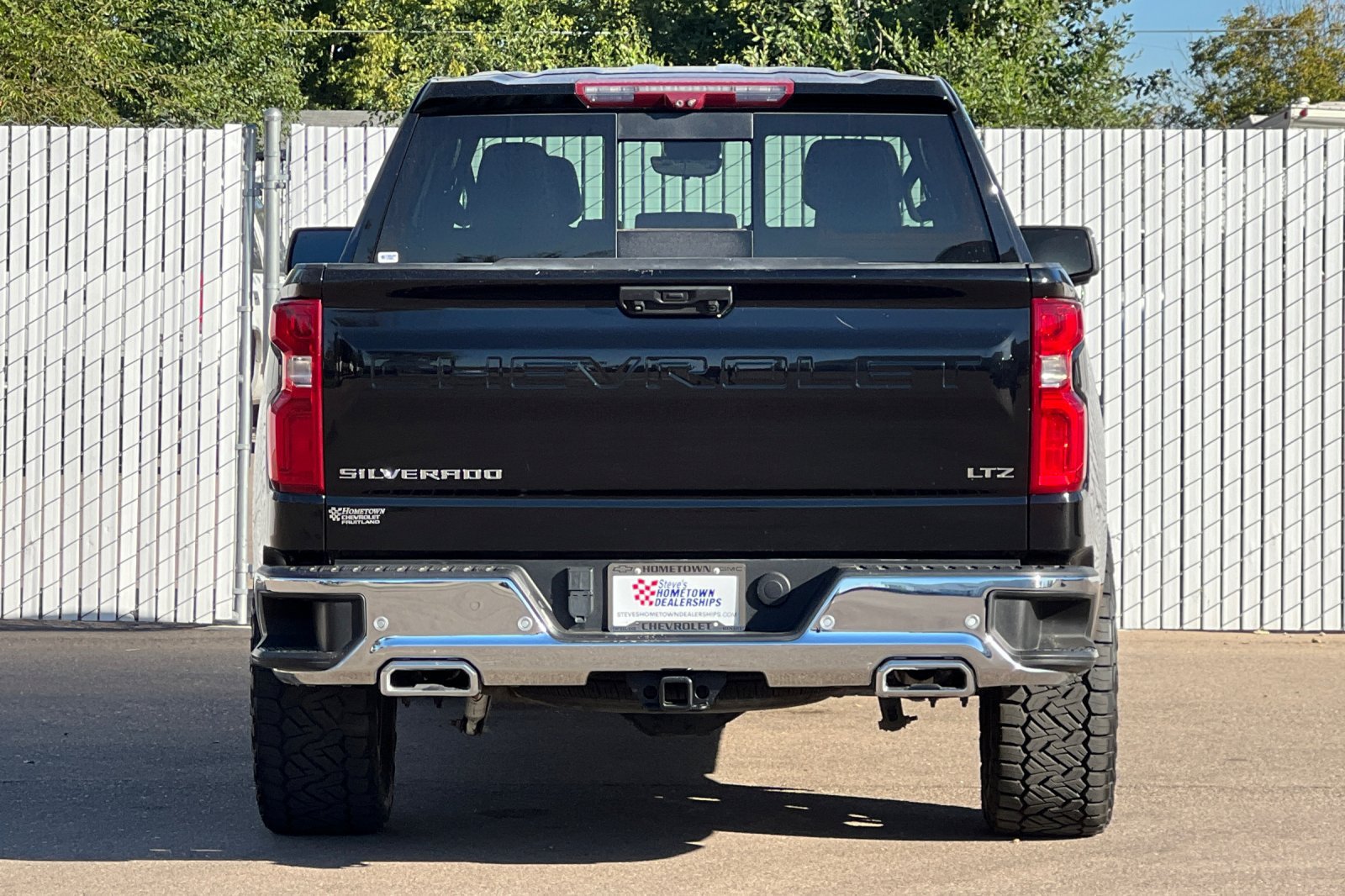 Used 2023 Chevrolet Silverado 1500 LTZ w/ LTZ Premium Package AWD/4WD image 5