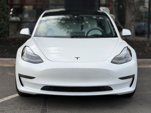 Used 2023 Tesla Model 3 Performance image 3