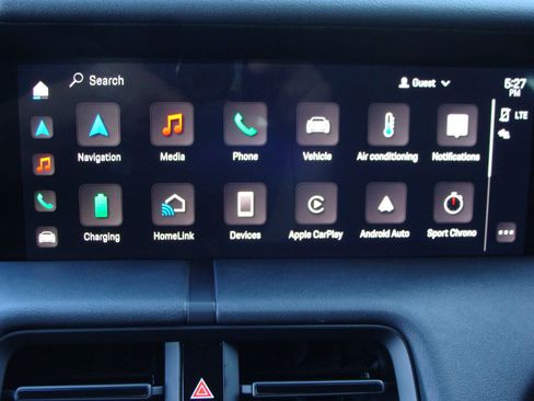 Used 2022 Porsche Taycan image 24