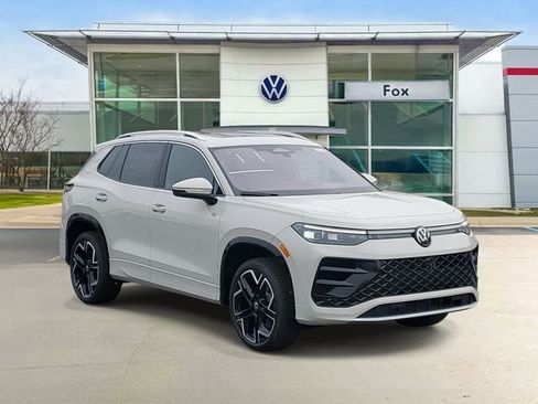 New 2026 Volkswagen Tiguan SEL R-Line image 1