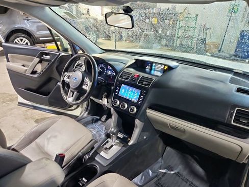 Used 2017 Subaru Forester 2.5i Limited image 21