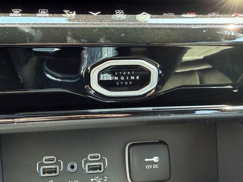 New 2026 Jeep Grand Cherokee Altitude AWD/4WD image 19