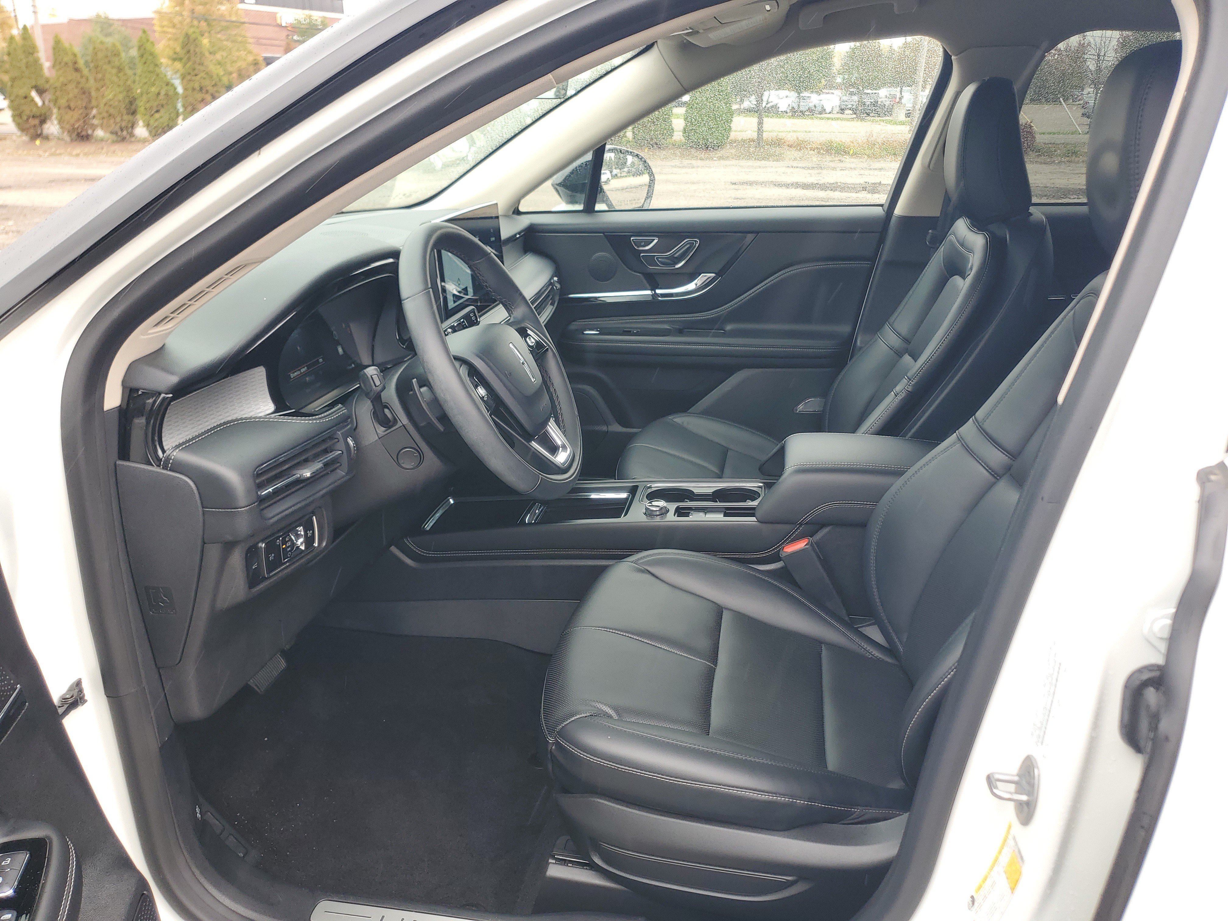 Certified 2023 Lincoln Corsair AWD w/ Equipment Group 101A image 12
