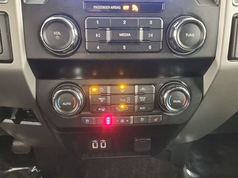 Used 2020 Ford F150 Lariat image 16