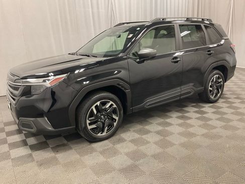 Used 2025 Subaru Forester Limited AWD/4WD image 12