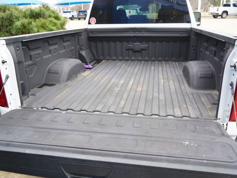 Used 2024 Chevrolet Silverado 2500 LT AWD/4WD image 17