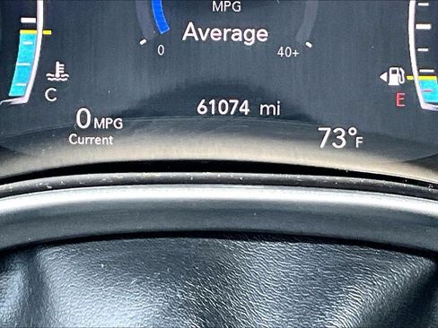 Used 2023 Chrysler Pacifica Touring-L FWD image 13