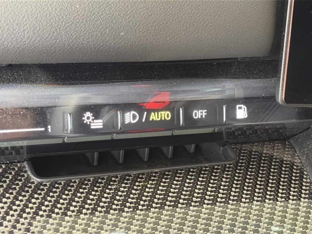 Used 2025 BMW M5 w/ Carbon Package AWD/4WD image 23