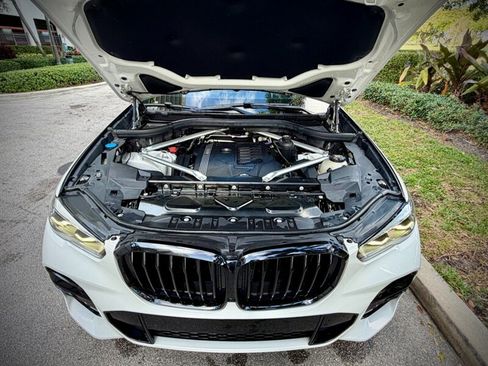 Used 2022 BMW X5 xDrive40i w/ M Sport Package image 15