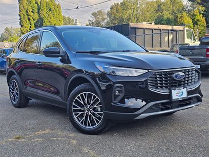 New 2025 Ford Escape SE w/ Class II Trailer Tow Package