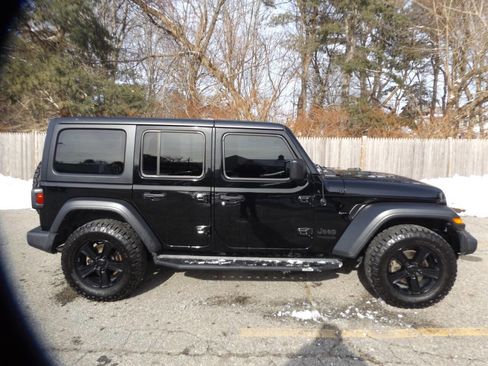 Used 2021 Jeep Wrangler Unlimited Sport image 27