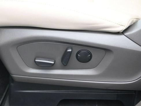 Certified 2023 Ford Explorer Platinum AWD/4WD image 10