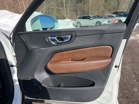 Certified 2022 Volvo XC60 T8 Inscription Expression image 18