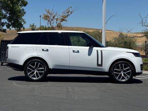 Used 2025 Land Rover Range Rover SE AWD/4WD image 7
