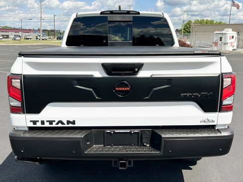 Used 2022 Nissan Titan PRO-4X w/ Pro-4x Convenience Package image 9