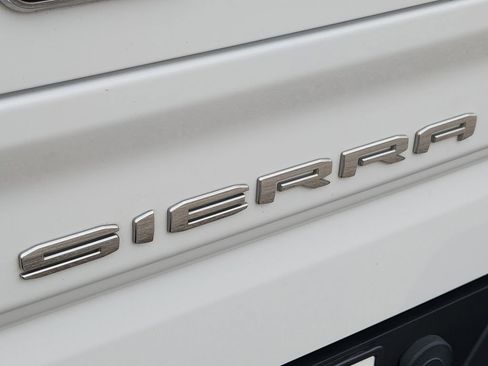 Used 2022 GMC Sierra 1500 SLT w/ Max Trailering Package RWD image 9