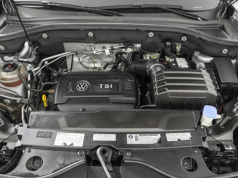 Used 2020 Volkswagen Atlas Cross Sport SE w/ Panoramic Sunroof Package image 48