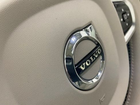 Certified 2025 Volvo XC90 T8 Plus w/ Protection Package Premier AWD/4WD image 46