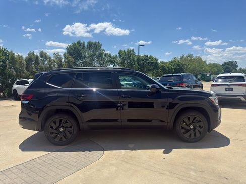 New 2026 Volkswagen Atlas SE FWD image 4
