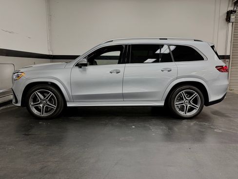 Used 2025 Mercedes-Benz GLS 450 4MATIC image 9
