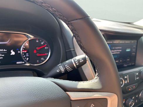 Used 2024 GMC Terrain Denali w/ Denali Premium Package image 33