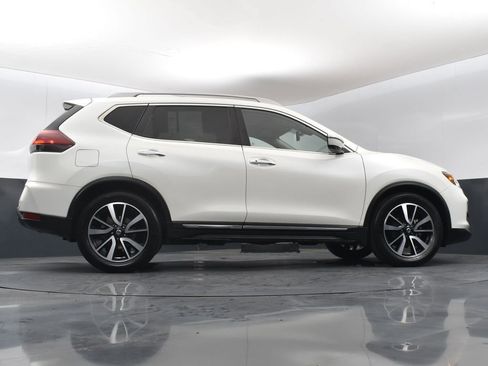 Used 2020 Nissan Rogue SL w/ Premium Package image 40