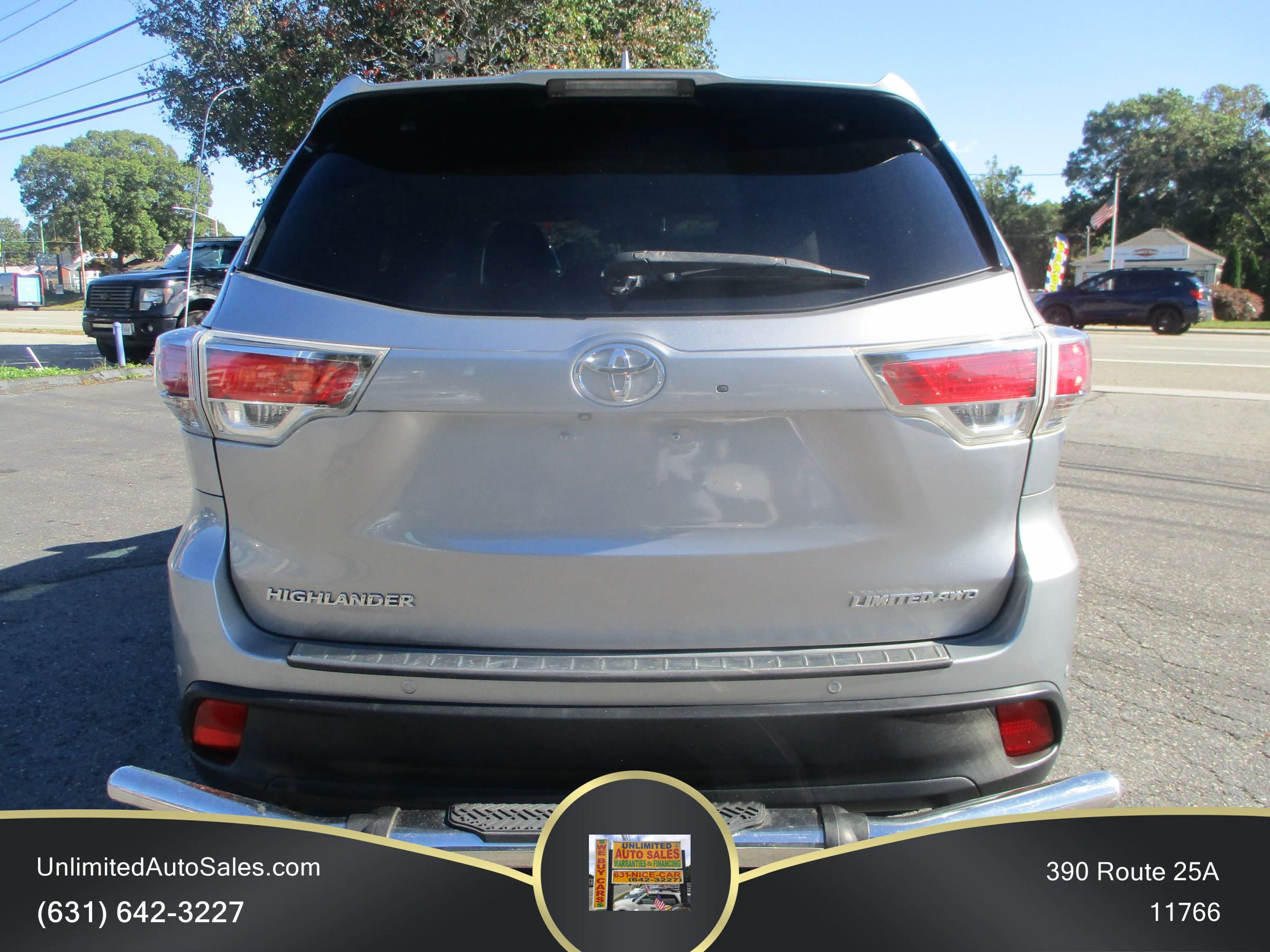 Used 2014 Toyota Highlander Limited AWD/4WD image 2