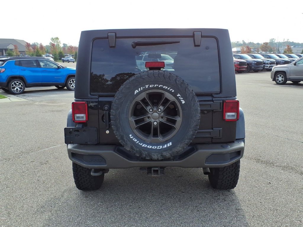 Used 2016 Jeep Wrangler Unlimited Sahara AWD/4WD image 5