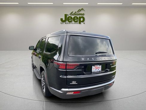 Used 2022 Jeep Wagoneer Series III AWD/4WD image 6