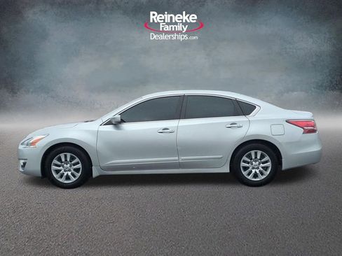 Used 2014 Nissan Altima 2.5 S w/ Display Audio Package image 9