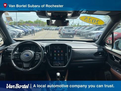 Used 2025 Subaru Forester Touring AWD/4WD image 12