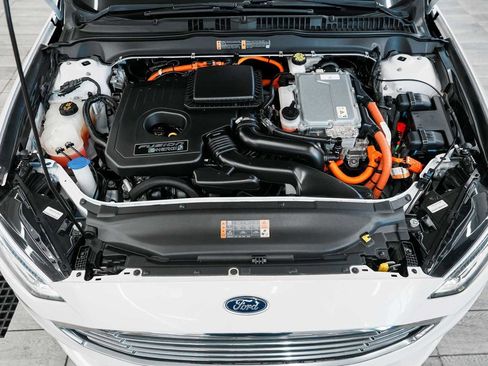 Used 2018 Ford Fusion Energi Titanium image 38