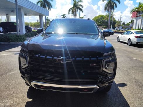 Used 2025 Chevrolet Suburban Z71 AWD/4WD image 7
