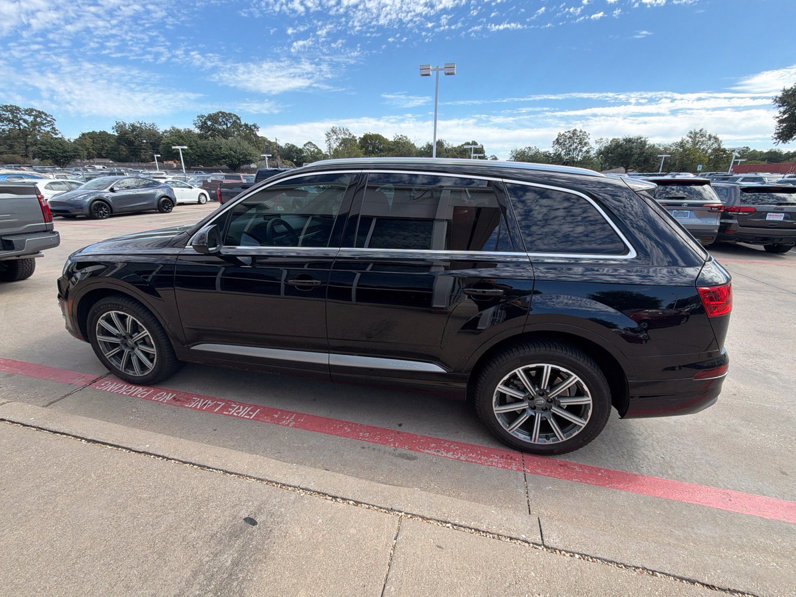 Used 2019 Audi Q7 3.0T Premium w/ Convenience Package AWD/4WD image 4