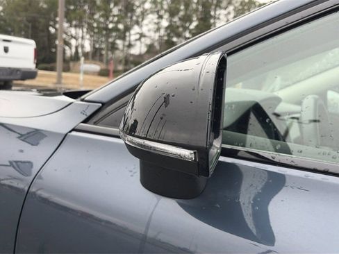 Used 2024 Volvo S60 B5 Core image 8