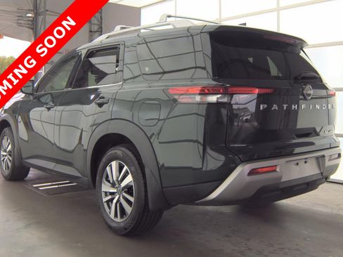 Used 2023 Nissan Pathfinder SL AWD/4WD image 4