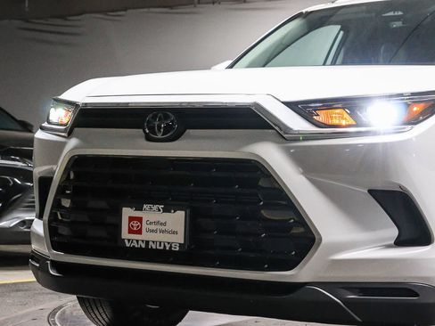 Certified 2025 Toyota Grand Highlander AWD Hybrid image 9