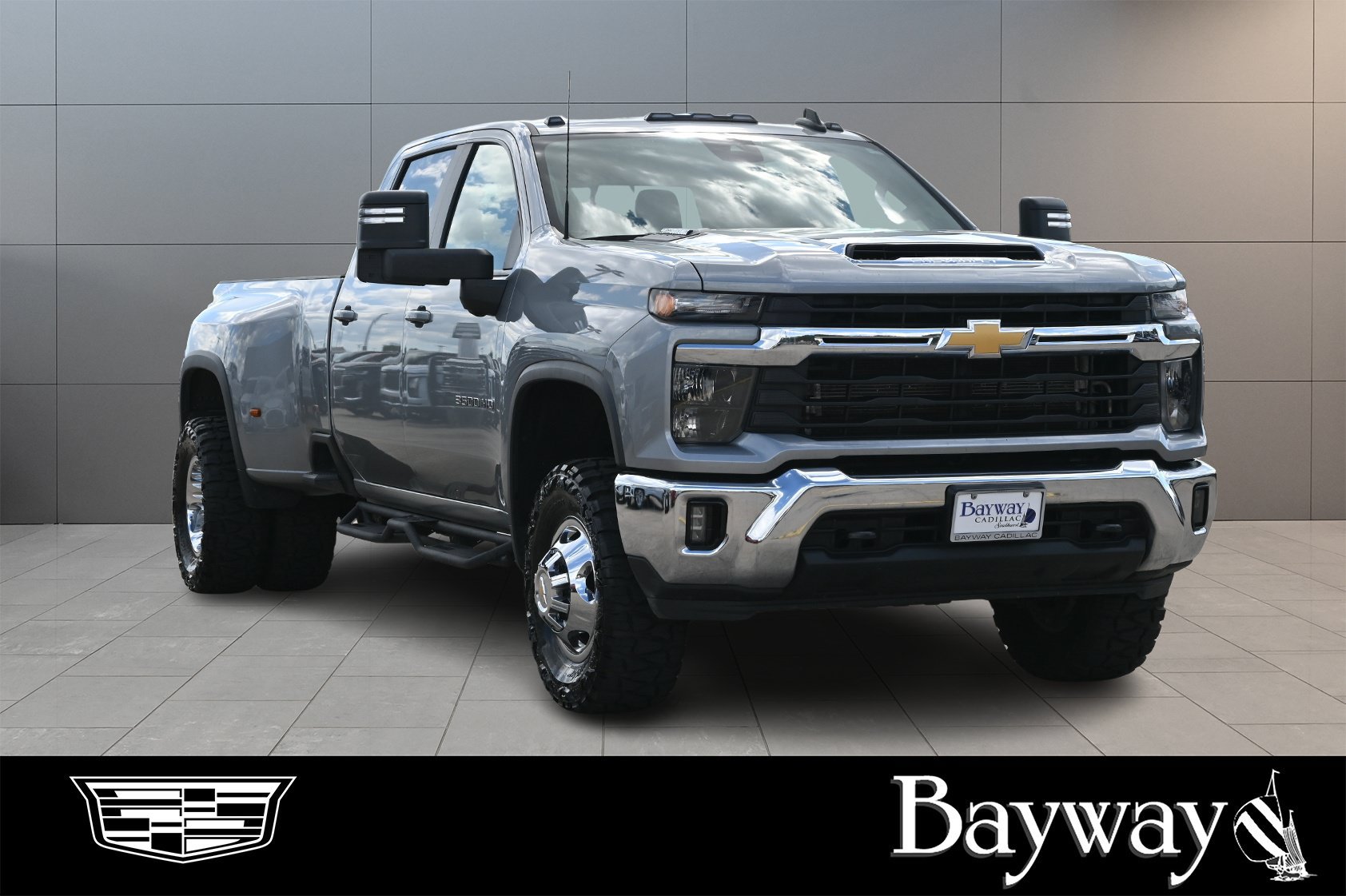 Used 2025 Chevrolet Silverado 3500 LT AWD/4WD image 4
