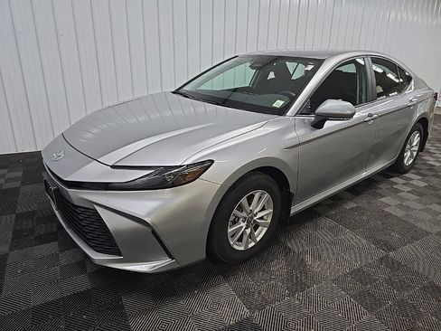 Used 2025 Toyota Camry LE w/ Convenience Package AWD/4WD image 8
