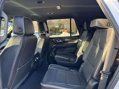 Used 2024 GMC Yukon SLT image 10