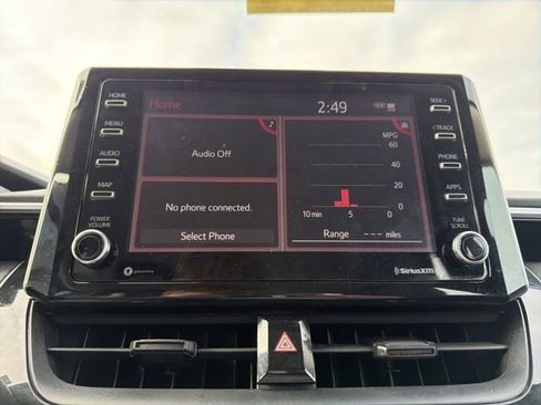 Used 2021 Toyota Corolla LE image 20