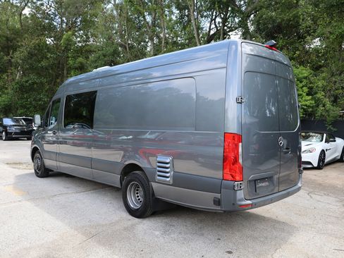Used 2022 Mercedes-Benz Sprinter 4500 w/ Parking Package image 29
