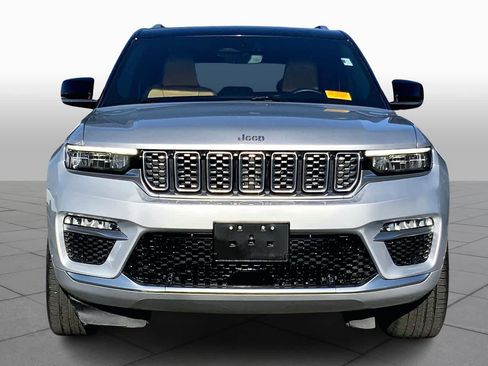 Used 2022 Jeep Grand Cherokee Summit w/ Luxury Tech Group V image 3