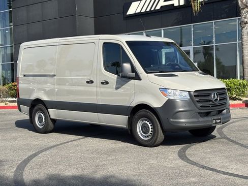 Used 2025 Mercedes-Benz Sprinter 2500 image 10