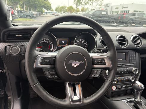 Used 2016 Ford Mustang Coupe RWD image 18