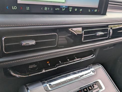 New 2026 Lincoln Aviator AWD image 18