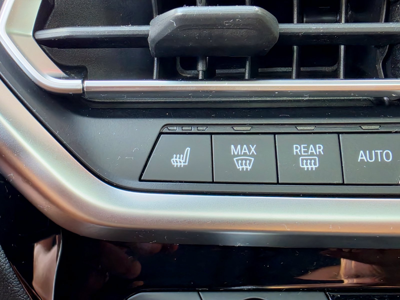 Used 2023 BMW X3 xDrive30i AWD/4WD image 17