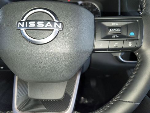 Used 2025 Nissan Rogue SV image 24