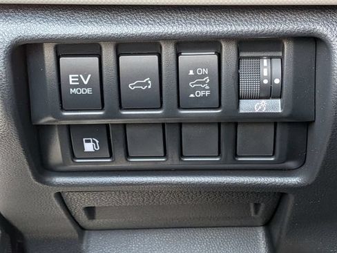 Used 2025 Subaru Forester Premium AWD/4WD image 17