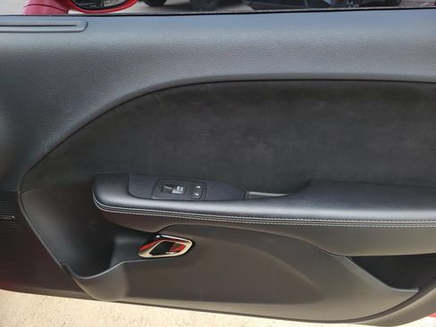 Used 2015 Dodge Challenger SRT Hellcat RWD image 7